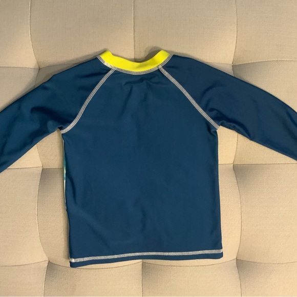 💙Mickey Swim Trunks + Rash Guard💛 - Picture 3 of 6